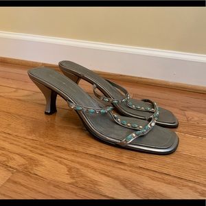 Bandolino gray heeled scandals